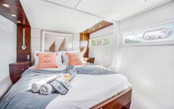 Image of HQ2 yacht #14