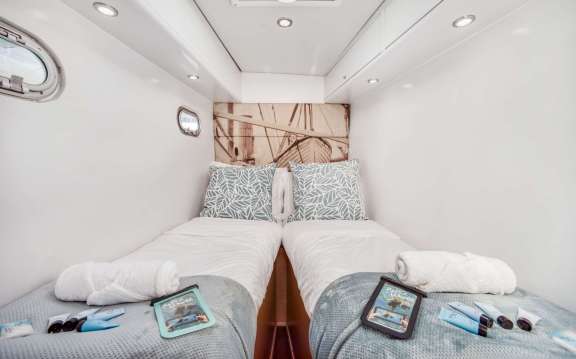 Image of HQ2 yacht #17