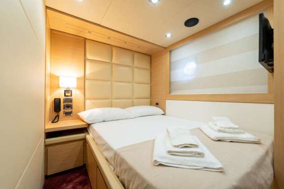 Image of FOREVER ROSANNA yacht #12