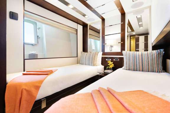 Starboard Twin with Pullman (Coverts to Queen)