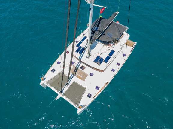 Image of TOPAZ (Lagoon 560 S2) yacht #18