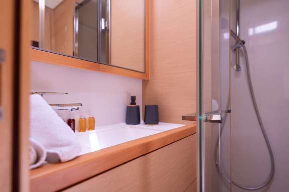 Image of TOPAZ (Lagoon 560 S2) yacht #7