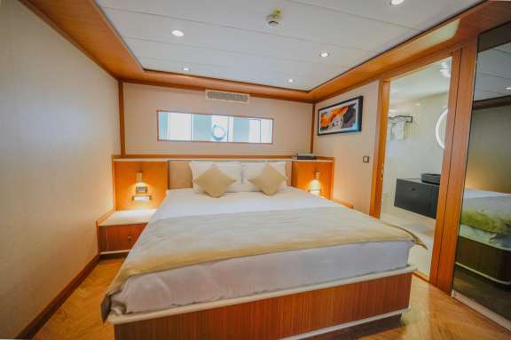 Image of KING OF THE SEA yacht #8