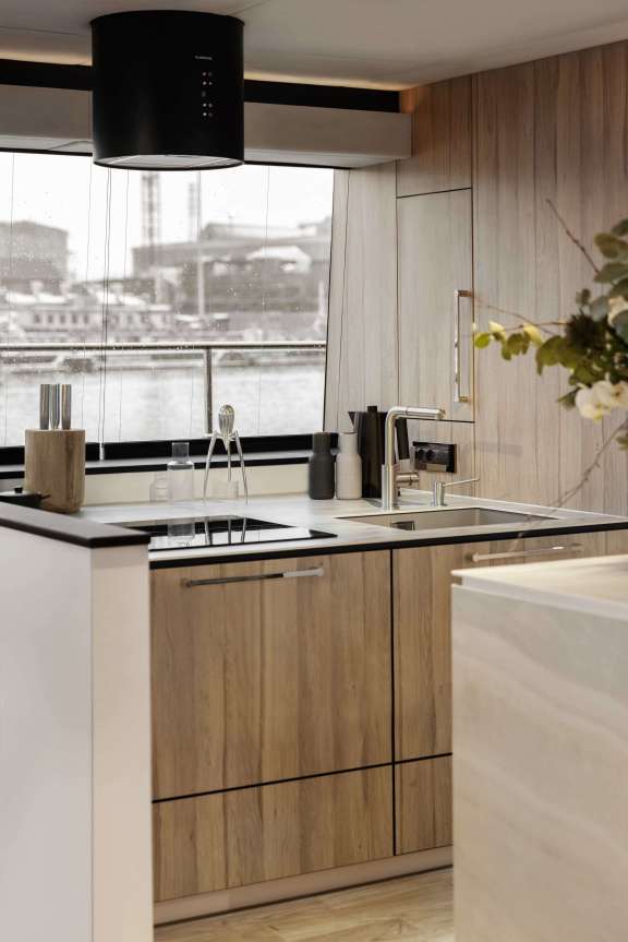 Image of Perfect Moon yacht #11