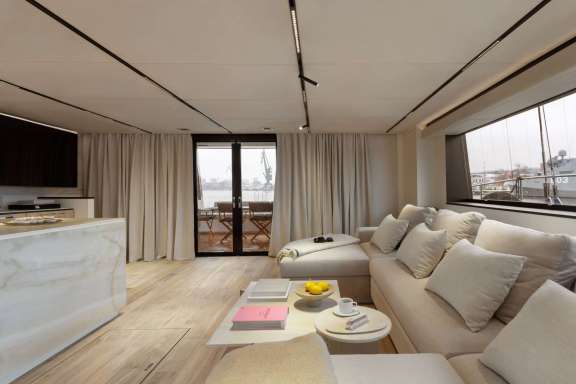 Image of Perfect Moon yacht #3