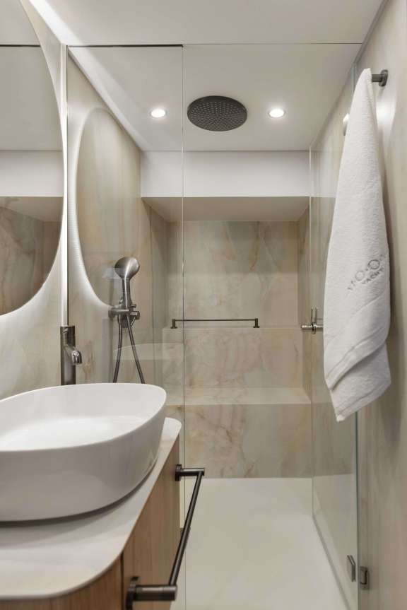 Image of Perfect Moon yacht #9