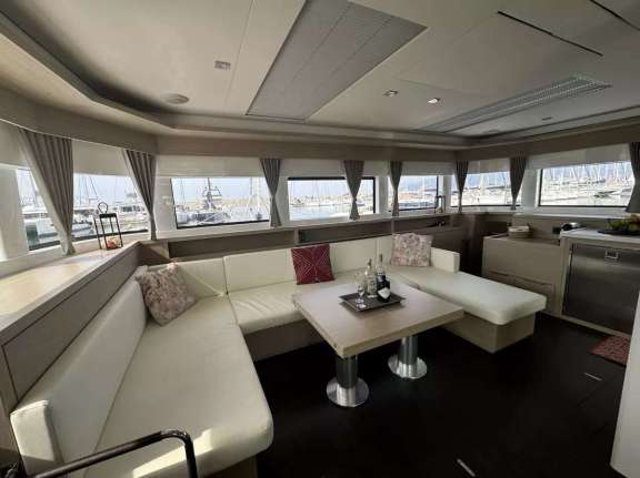 Image of Jellyfish yacht #2