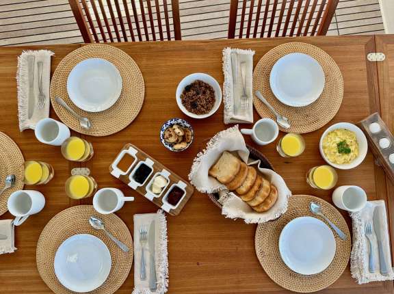 Cockpit dining table