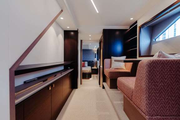 Image of Earl Grey yacht #7