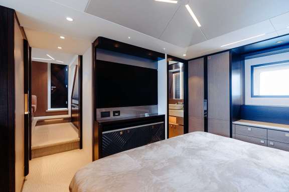 Image of Earl Grey yacht #9