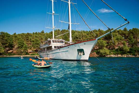 Image of Corsario yacht #16