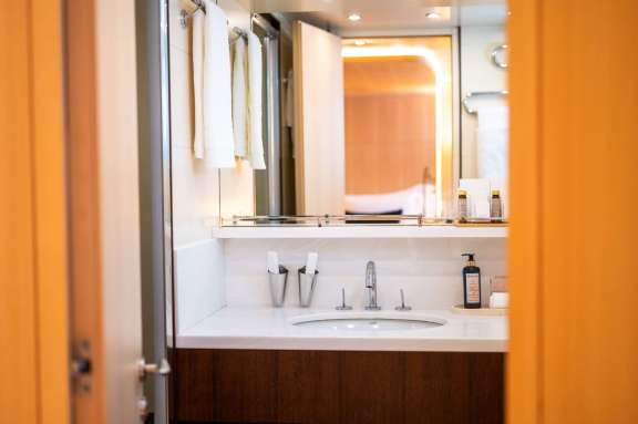 Image of PAREAKI II yacht #13