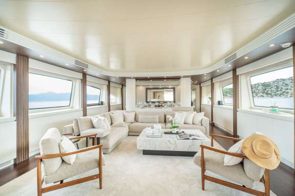 Image of PAREAKI II yacht #2