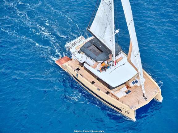Moon 60 Hull 7 2024