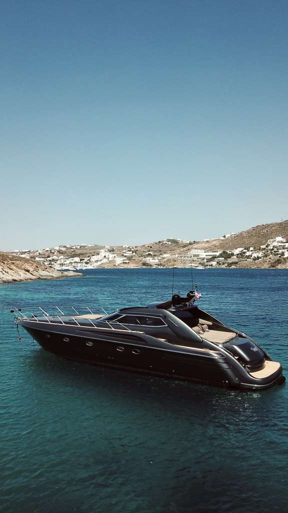 Image of 007 yacht #9