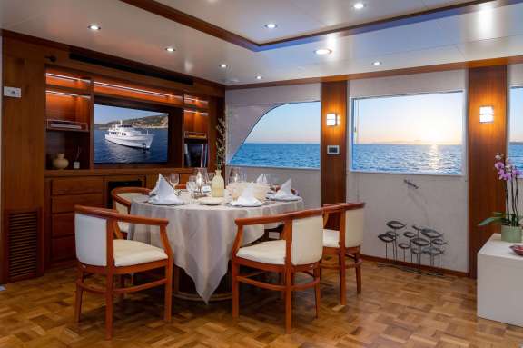 Image of TAKA yacht #3