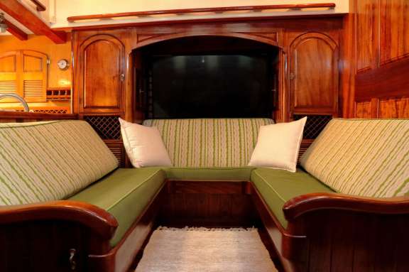 Salon - port side