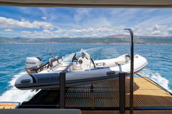 Image of DESSUS yacht #18