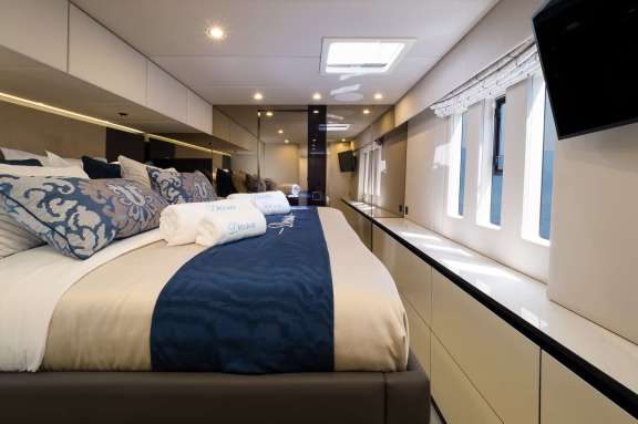 Image of DESSUS yacht #6