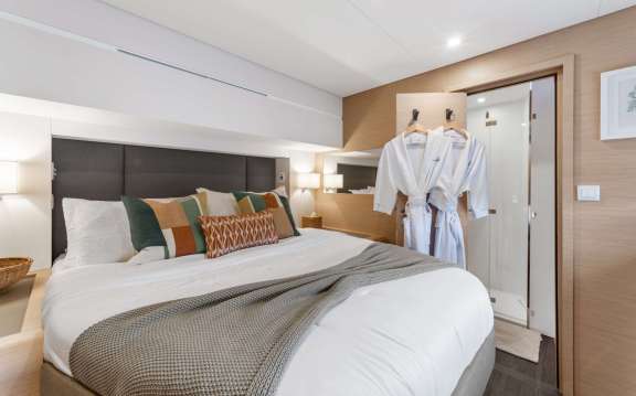 Image of HOURGLASS yacht #17