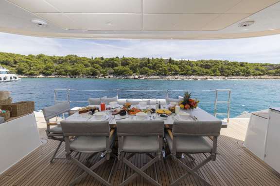 Image of Mr Si yacht #12