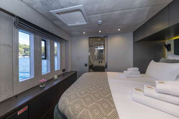 Image of Mr Si yacht #8