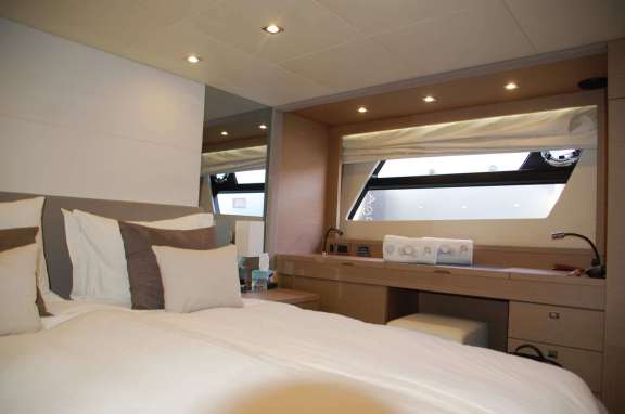 Image of Six Roses yacht #11