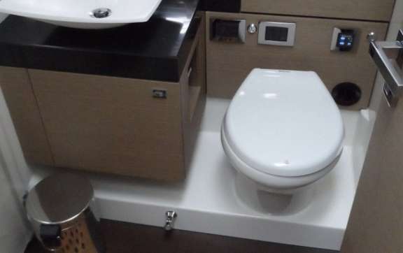 Image of Six Roses yacht #19