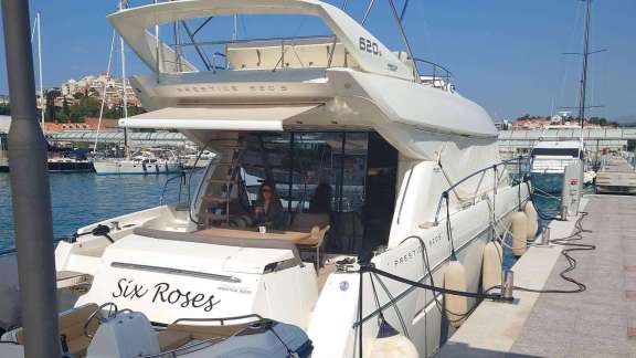 Image of Six Roses yacht #4