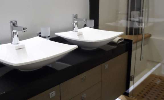 Image of Six Roses yacht #9