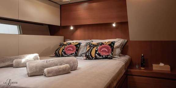 Image of LA LOEVIE yacht #16