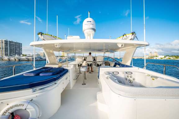Flybridge Deck Jacuzzi