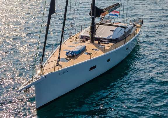Image of BUBBLES (CNB 76) yacht #12