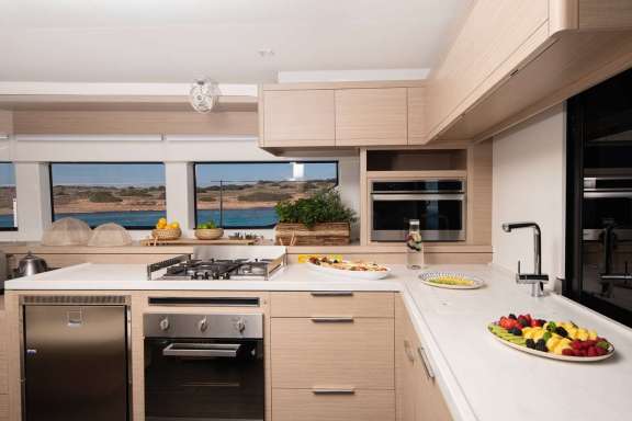 Image of HAPPY yacht #13