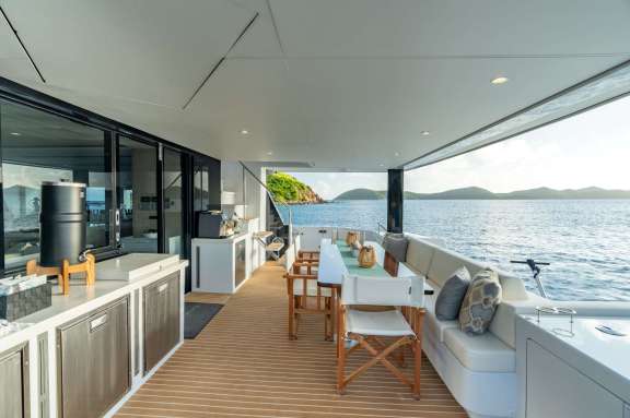 Aft deck table and seating