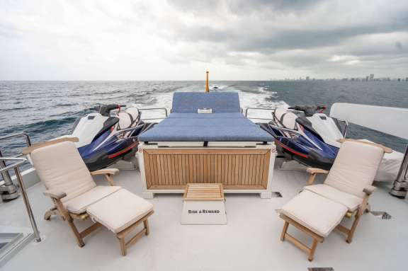 Image of RISK & REWARD yacht #16