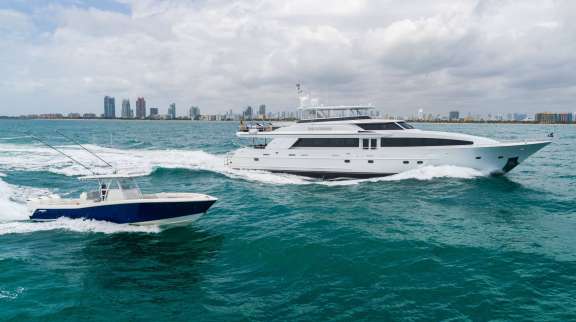 Image of RISK & REWARD yacht #18