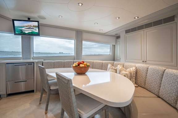 Image of RISK & REWARD yacht #5