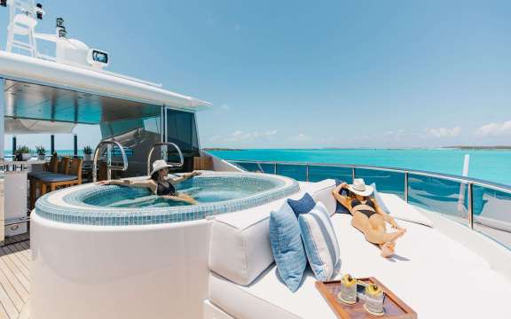 Sun Deck-Jacuzzi Lounge forward