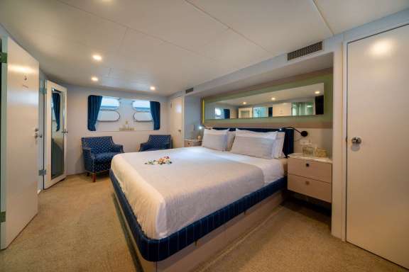 Image of SHORETHING yacht #8