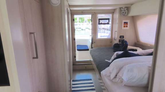 Starboard maindeck guest queen suite