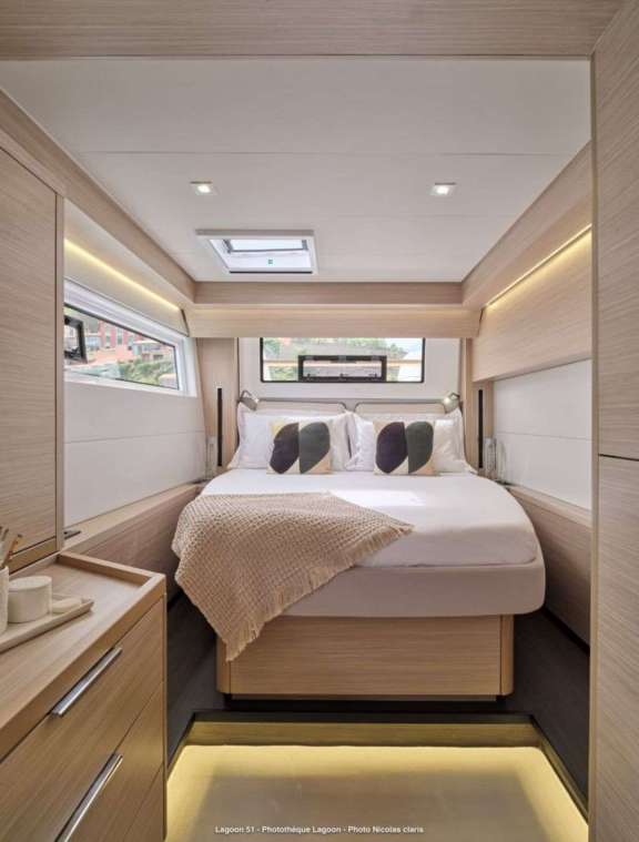 Double cabin