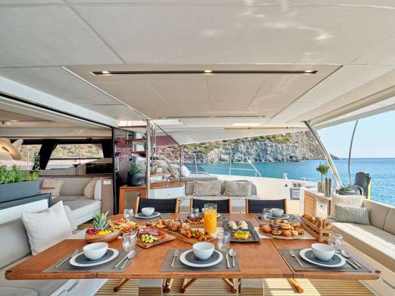 Aft Deck - Dining Area