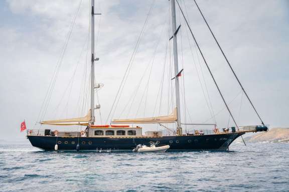 Image of LE PIETRE yacht #16