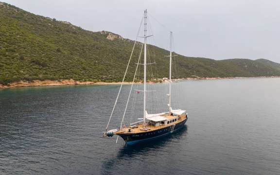 Image of LE PIETRE yacht #19