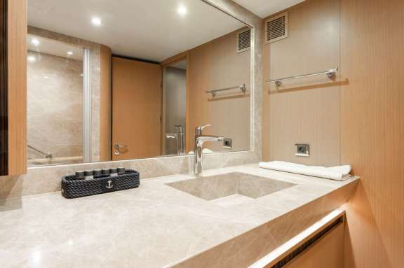 Image of LE PIETRE yacht #7