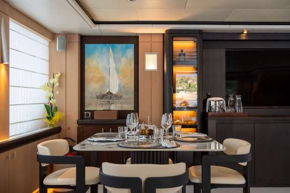 master cabin office zone