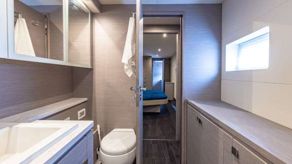 Image of Happy Place yacht #8