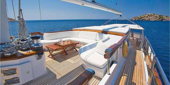 ALTHEA - Deck Area and Seating