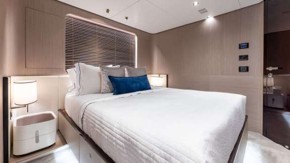 Image of PIER PRESSURE yacht #12